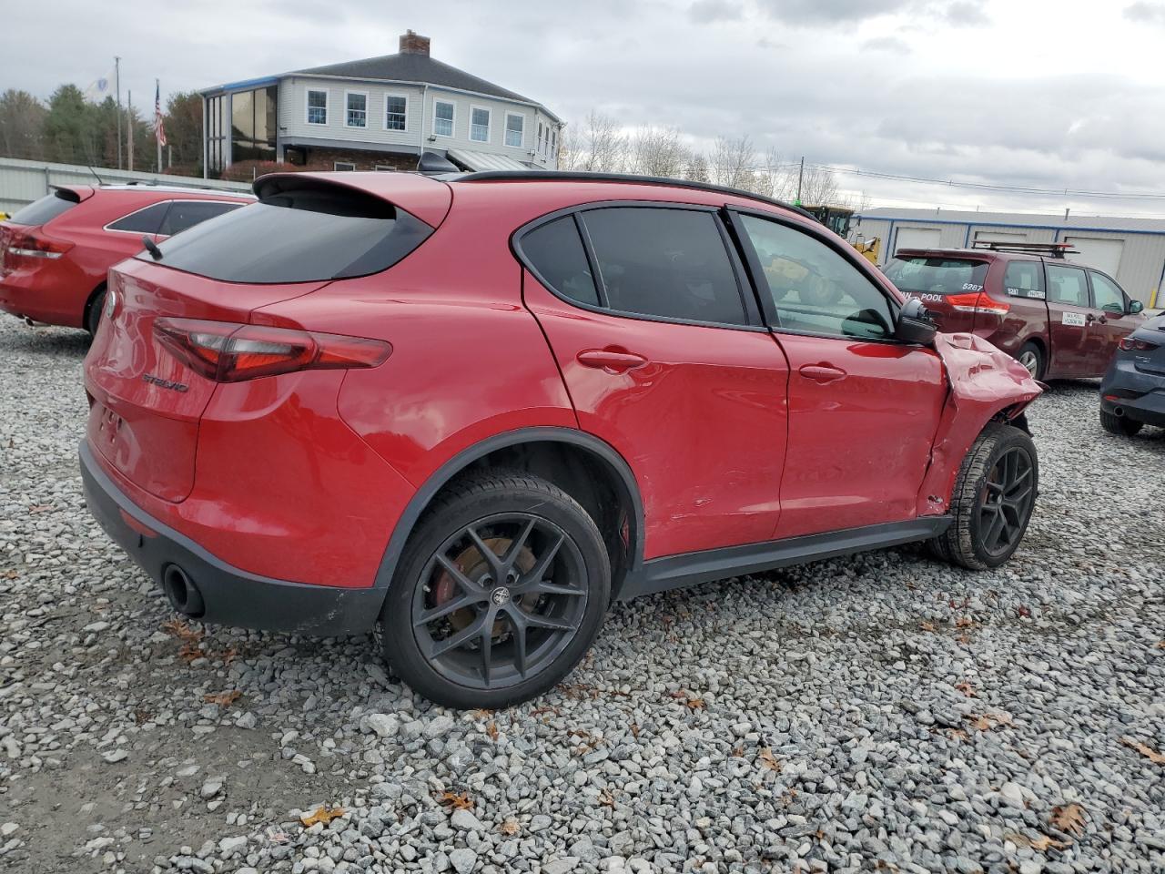 2019 Alfa Romeo Stelvio Ti - Image 3