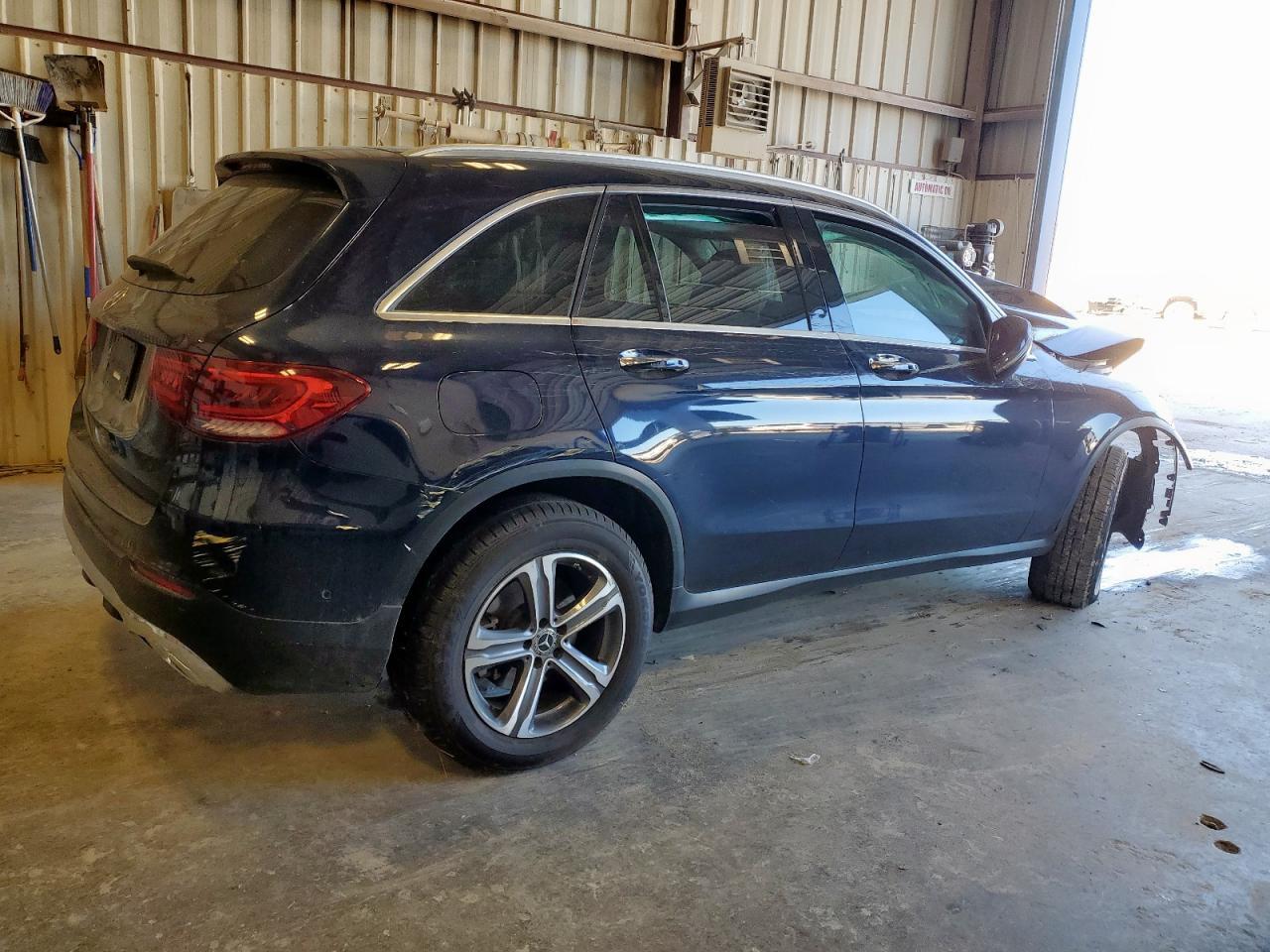 2021 Mercedes-Benz Glc 300 - Image 3