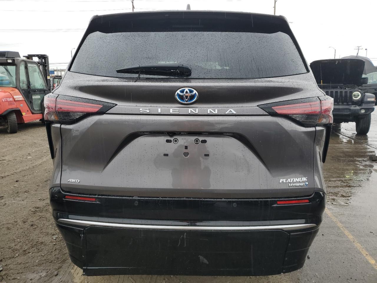 2023 Toyota Sienna Limited - Фото 6