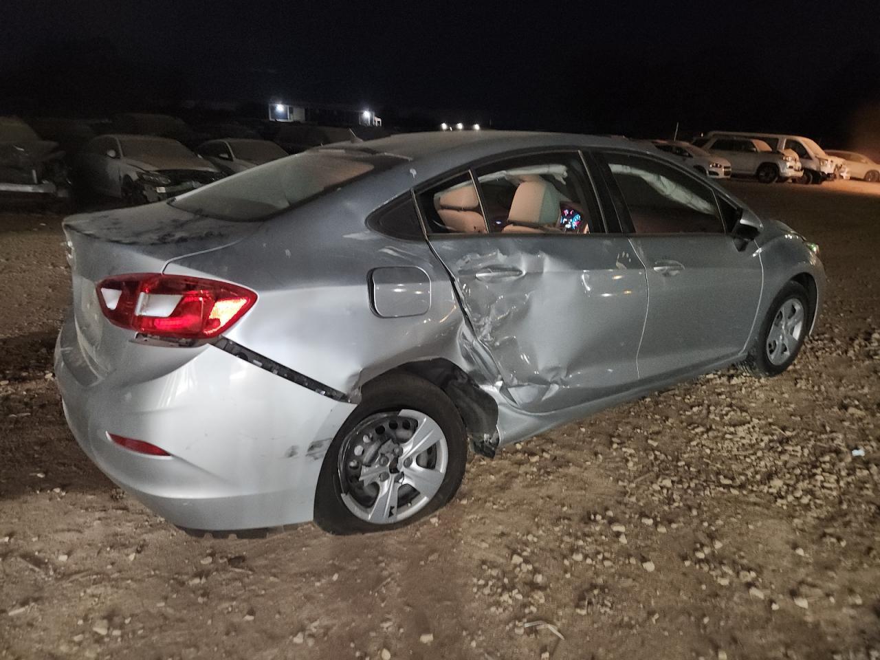 2017 Chevrolet Cruze Ls - Фото 3