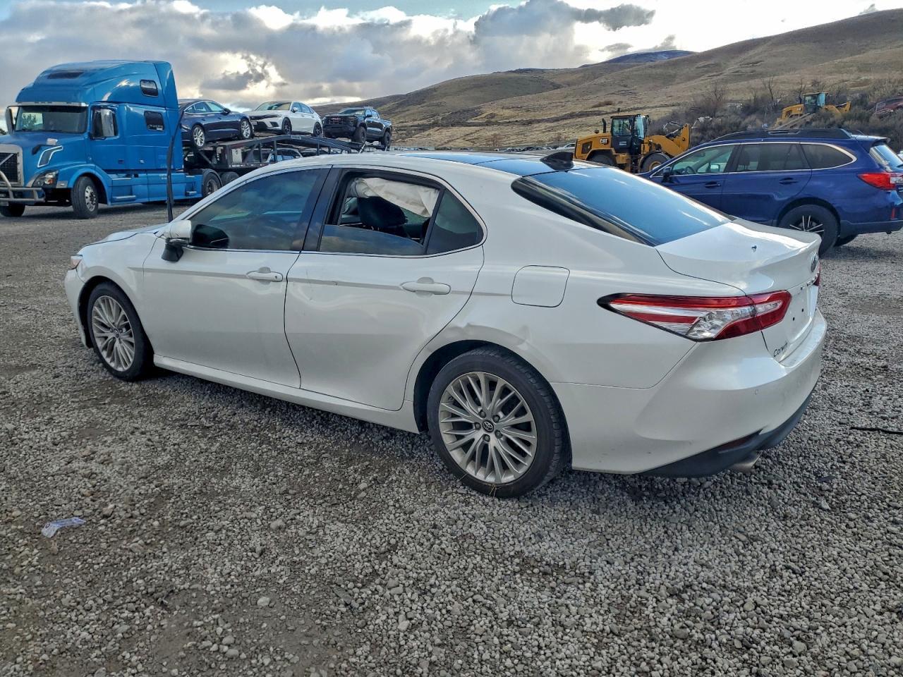 2018 Toyota Camry Xse - Image 2