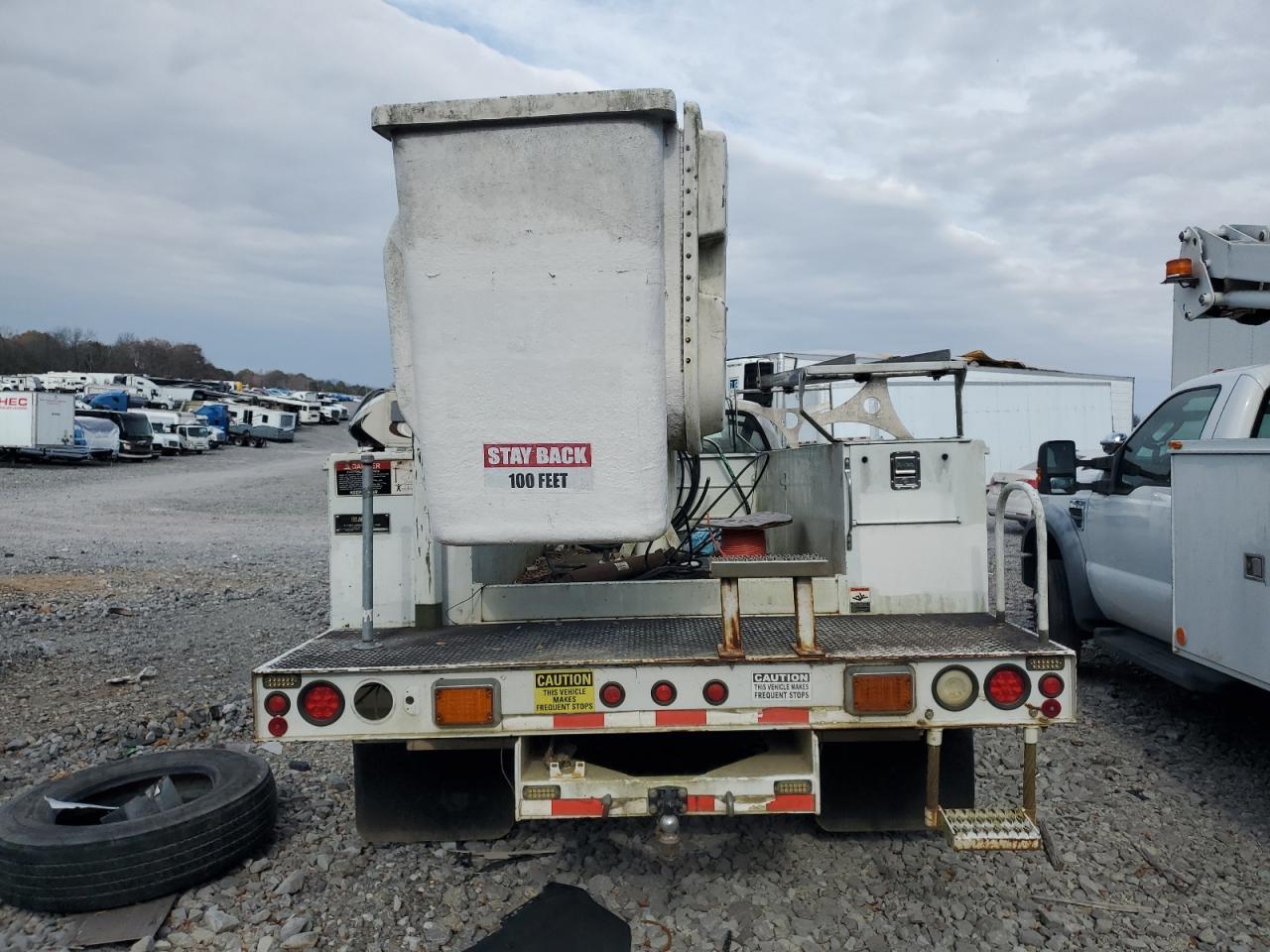 2007 Ford F350 Super Duty Bucket Truck - Image 6