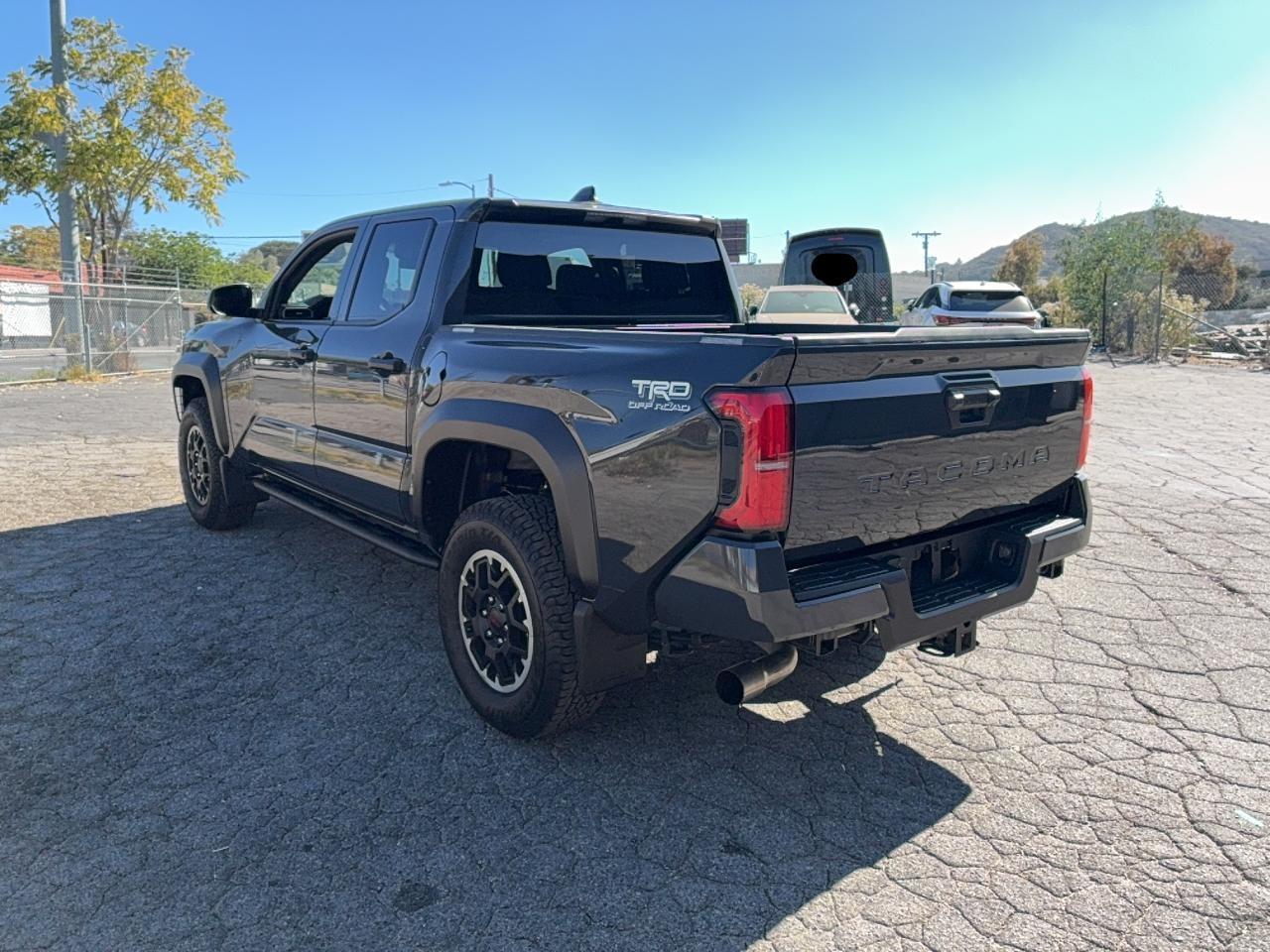 2025 Toyota Tacoma Double Cab - Фото 3