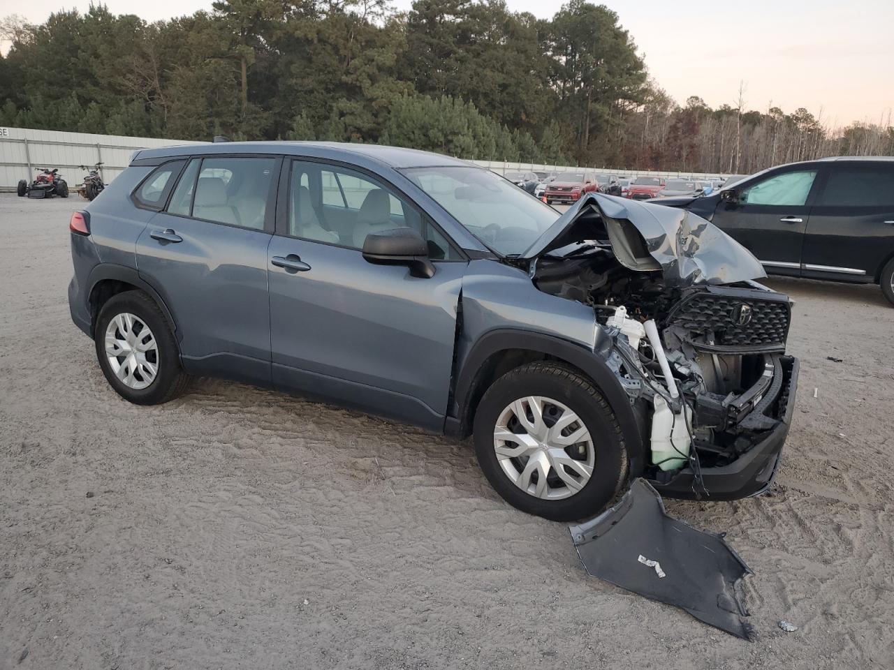 2023 Toyota Corolla Cross L - Image 4