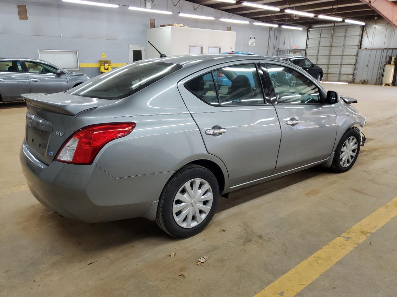 2014 Nissan Versa S - Image 3