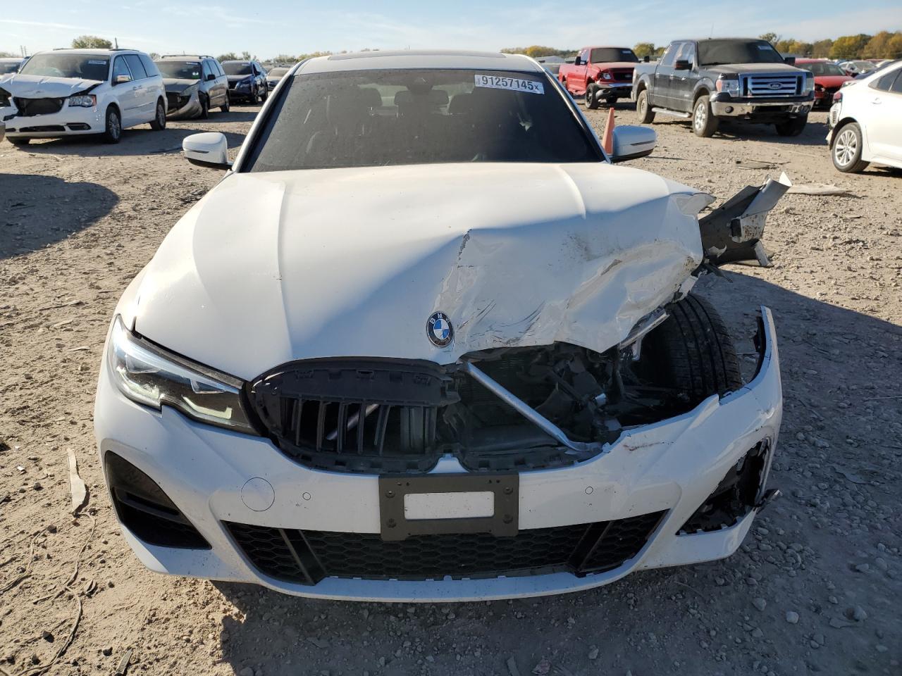 2020 BMW 330Xi - Фото 5