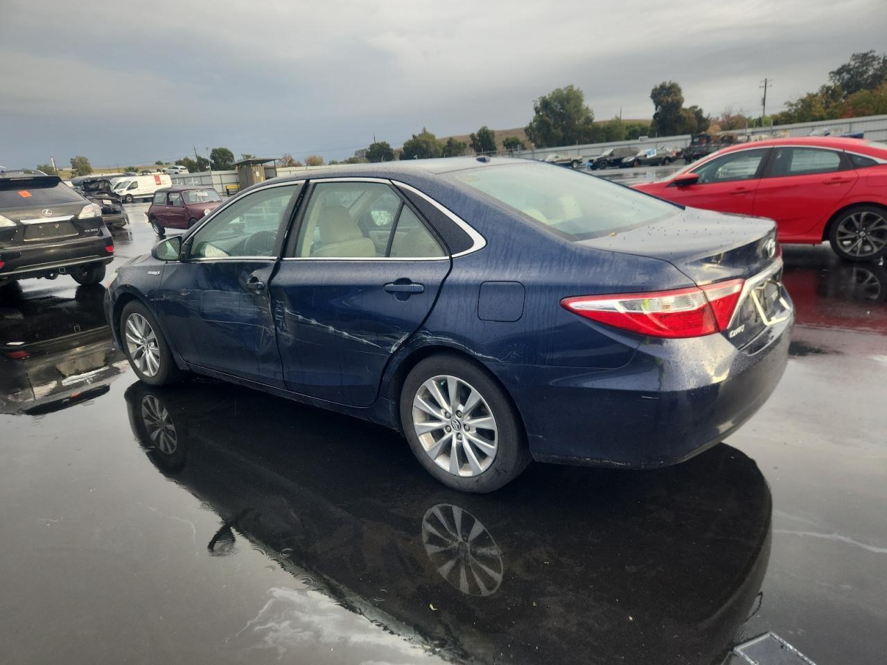 2015 Toyota Camry Hybrid - Фото 2