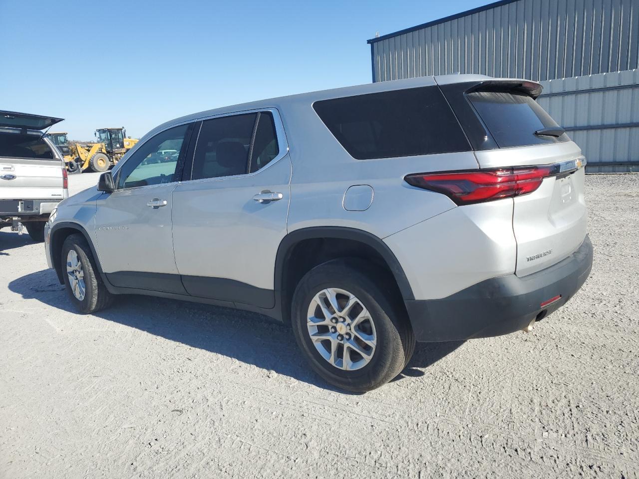 2022 Chevrolet Traverse Ls - Image 2