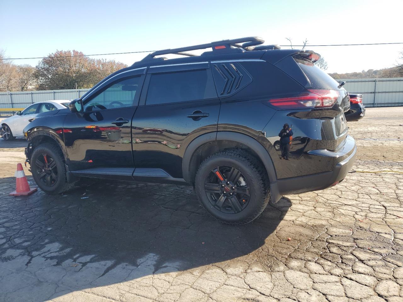 2025 Nissan Rogue Rock Creek - Image 2