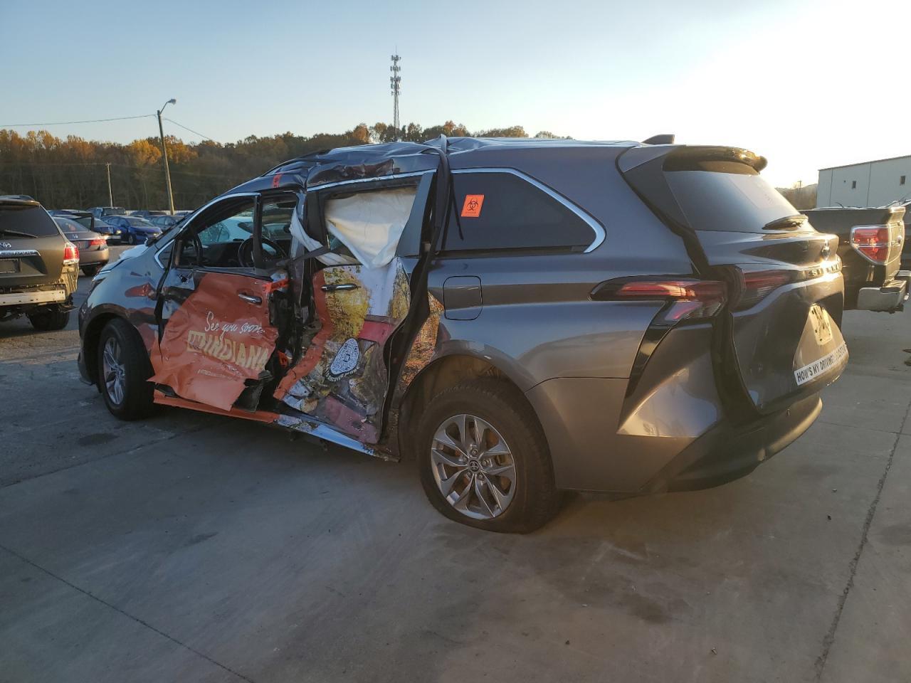 2022 Toyota Sienna Xle - Фото 2