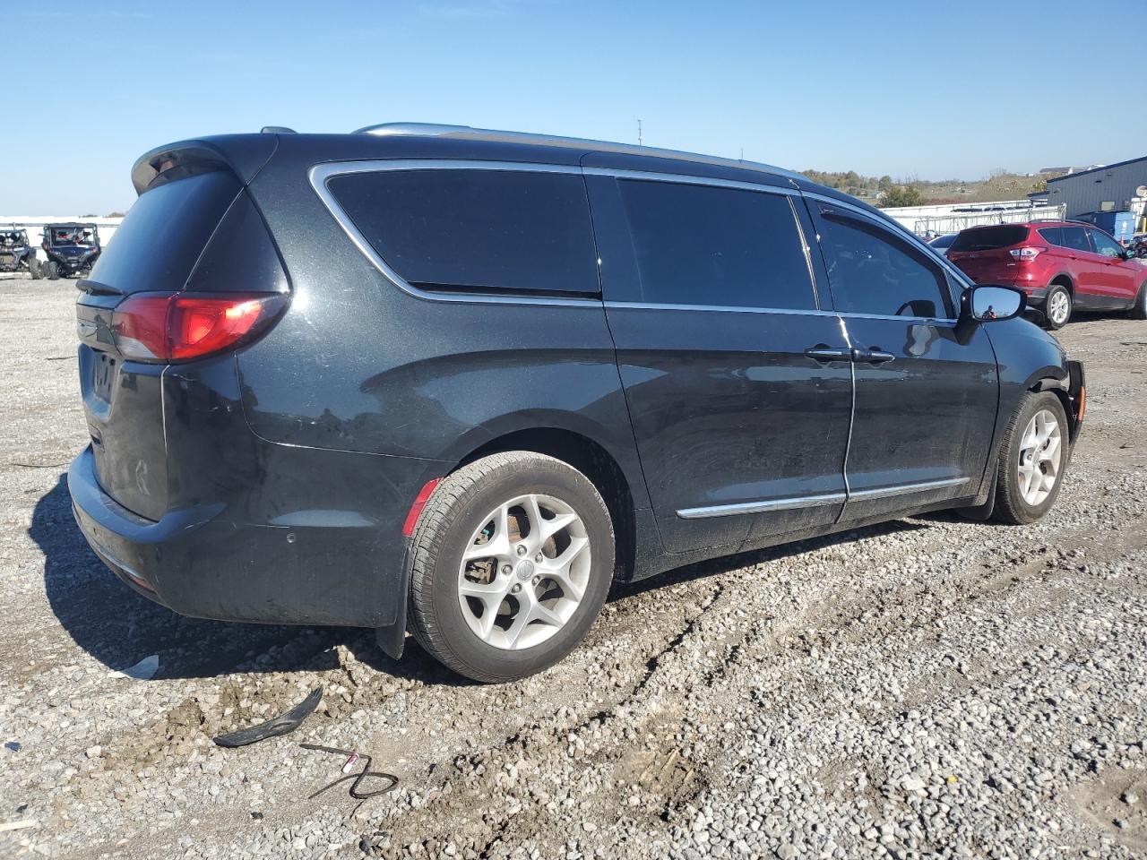 2018 Chrysler Pacifica Touring L - Image 3