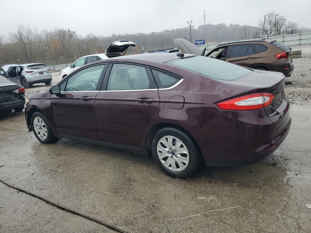 2013 Ford Fusion S - Фото 2