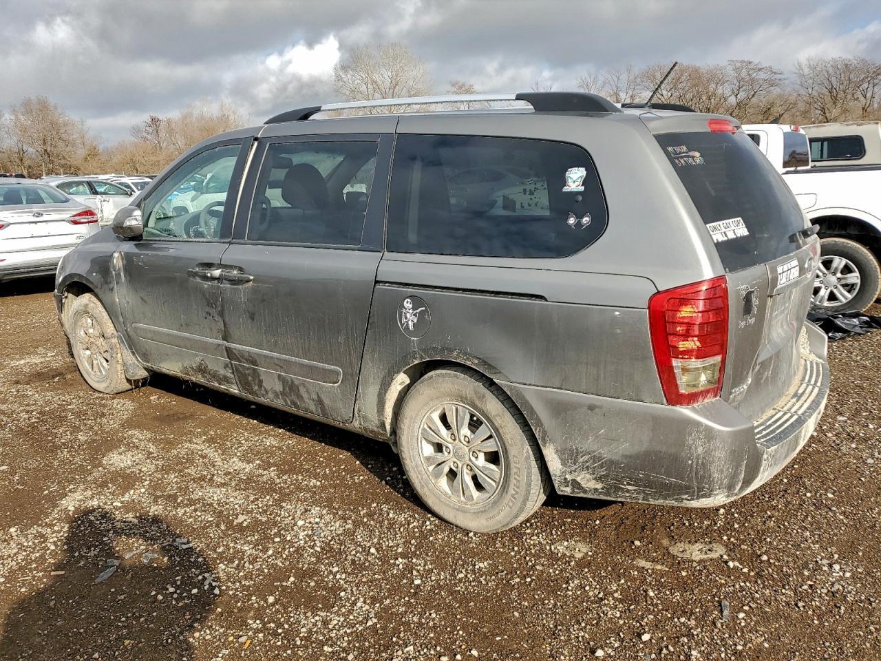 2012 Kia Sedona Lx - Фото 2