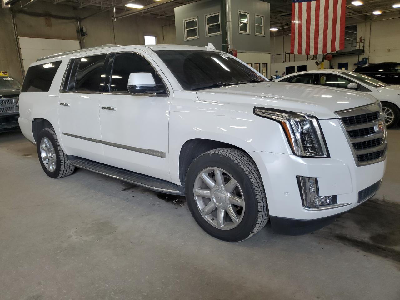 2020 Cadillac Escalade Esv Premium Luxury - Image 4