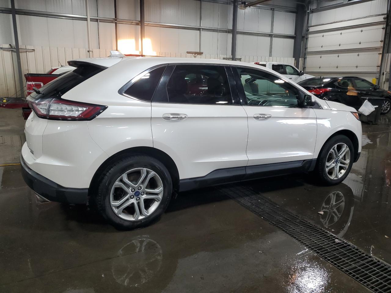 2016 Ford Edge Titanium - Image 3