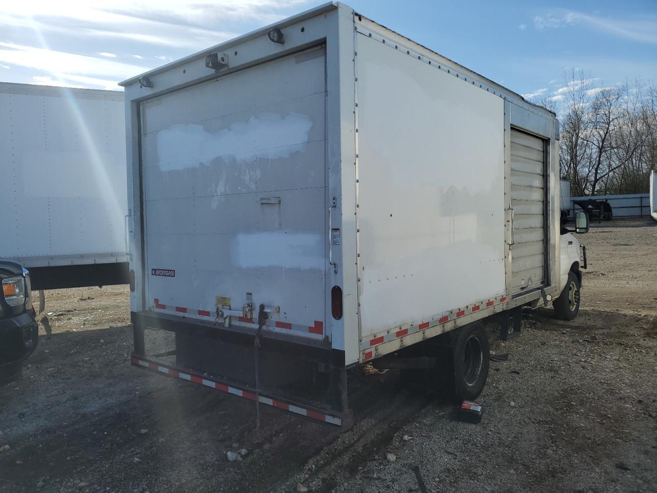 2021 Ford Econoline E350 Super Duty Cutaway Van - Фото 3