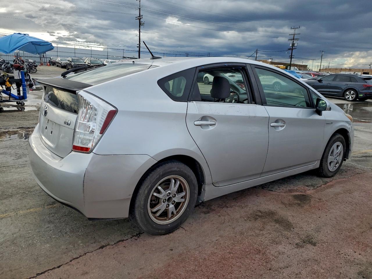 2011 Toyota Prius - Фото 3