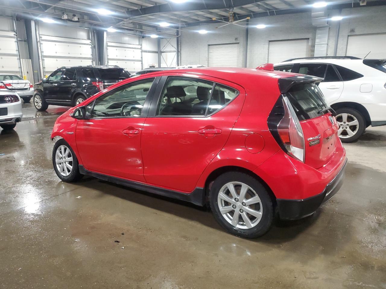 2017 Toyota Prius C - Image 2