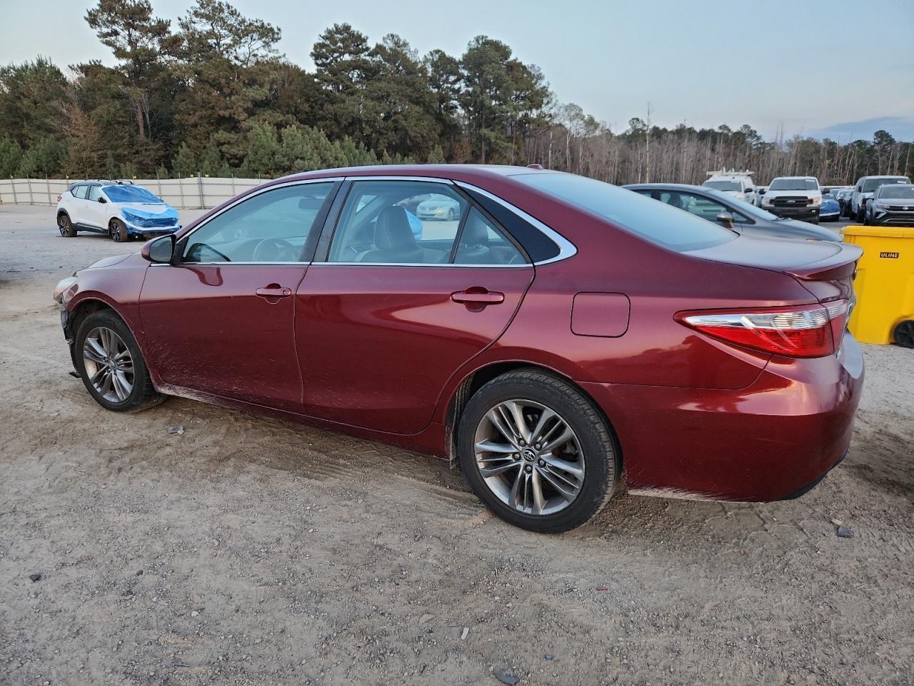 2015 Toyota Camry - Фото 2