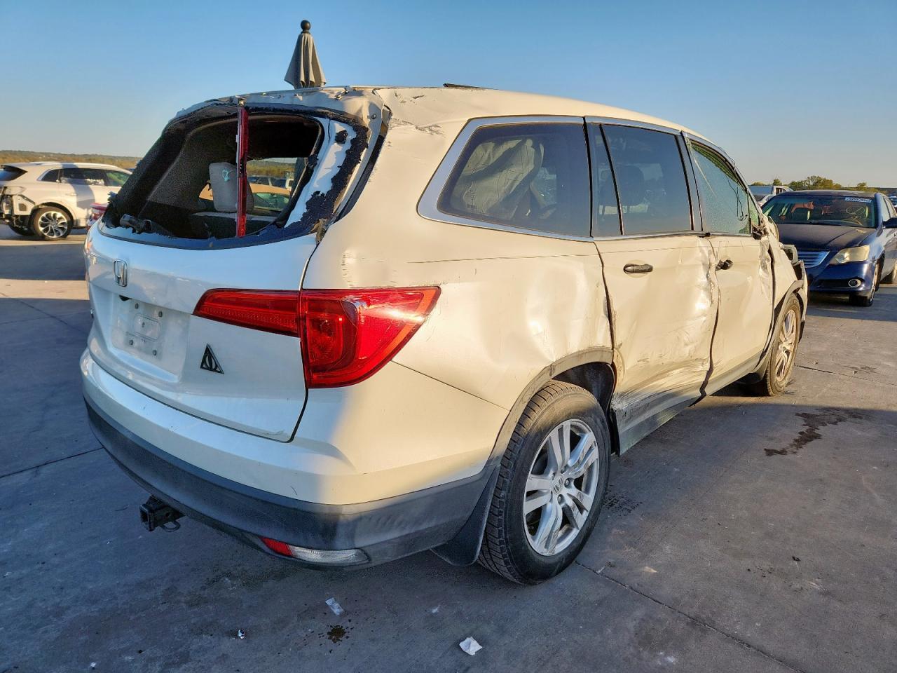 2017 Honda Pilot Lx - Image 3