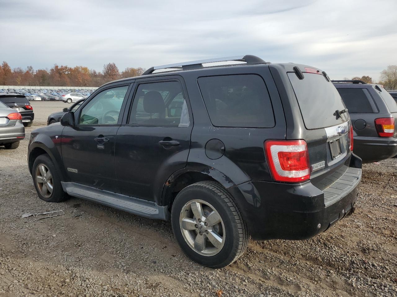 2008 Ford Escape Limited - Image 2