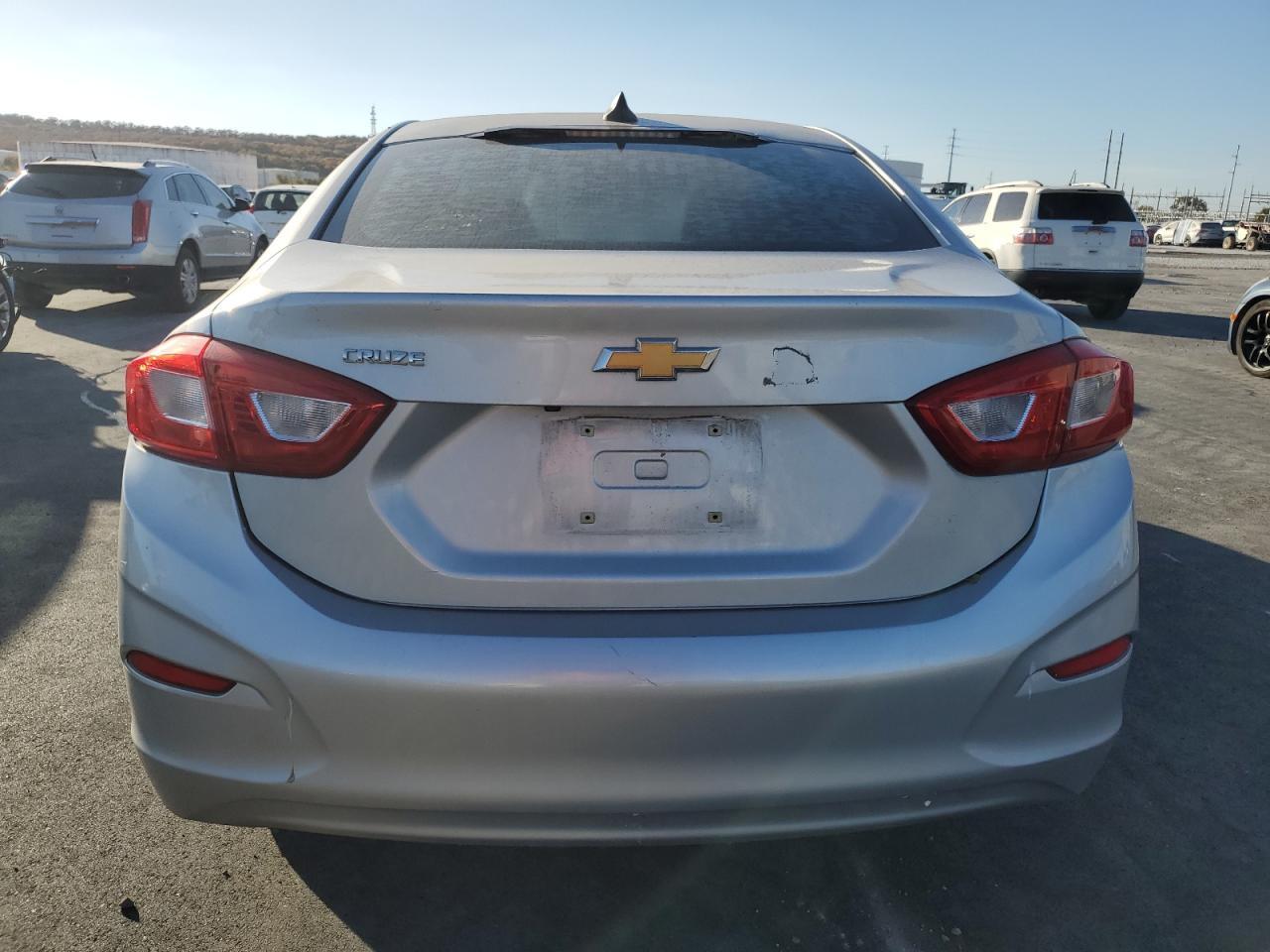2017 Chevrolet Cruze Ls - Фото 6