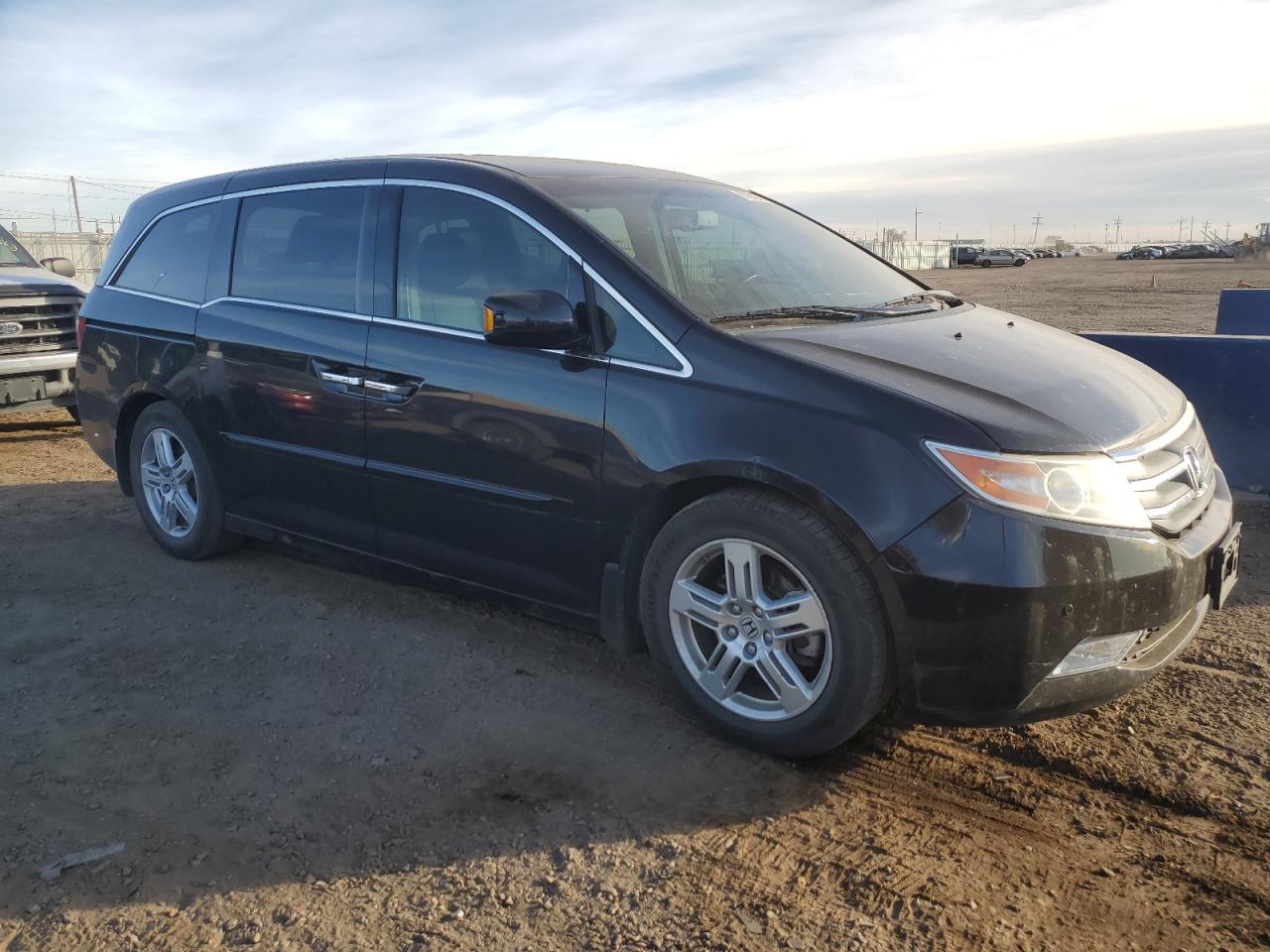 2011 Honda Odyssey Touring - Image 4
