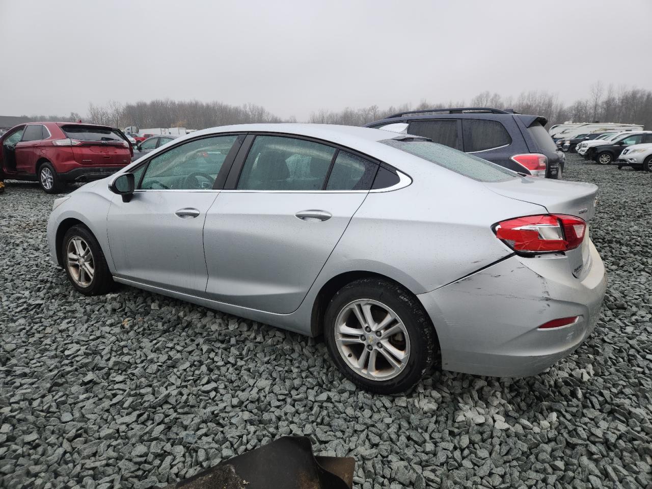 2018 Chevrolet Cruze Lt - Image 2