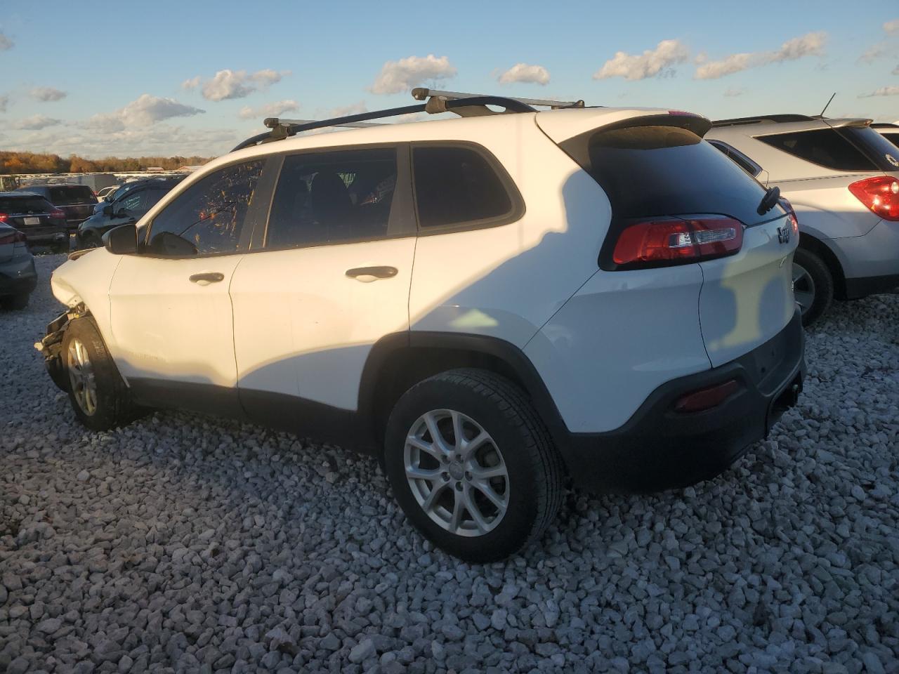 2016 Jeep Cherokee Sport - Фото 2