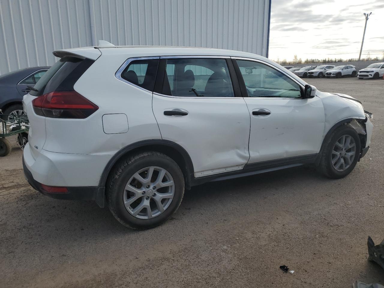 2018 Nissan Rogue S - Фото 3