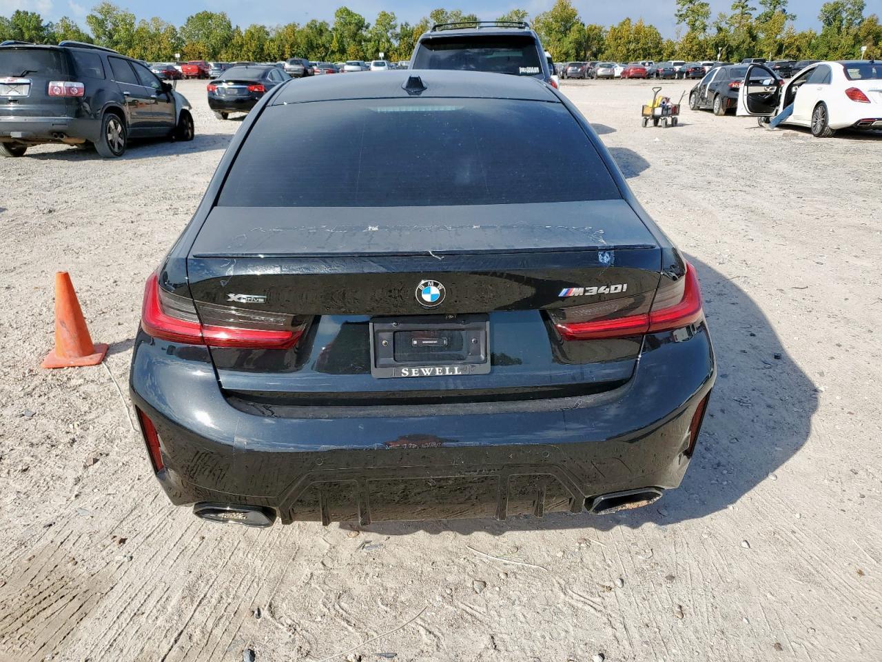 2025 BMW M340Xi - Image 6