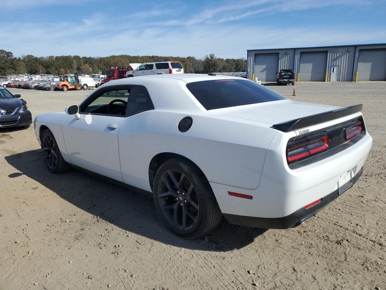 2021 Dodge Challenger Sxt - Фото 2