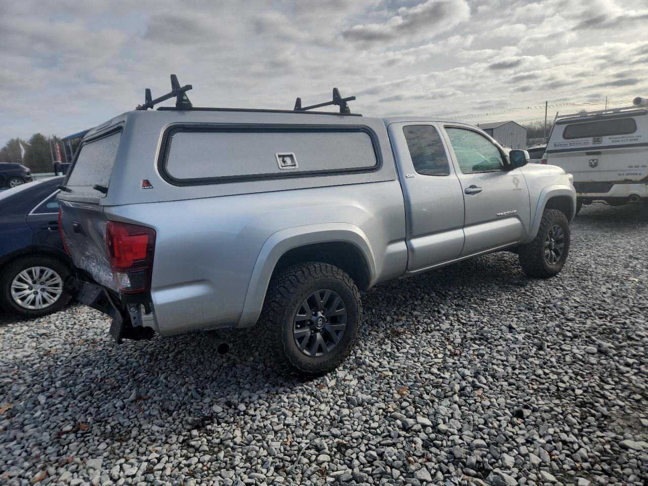 2022 Toyota Tacoma Sr5 - Фото 3
