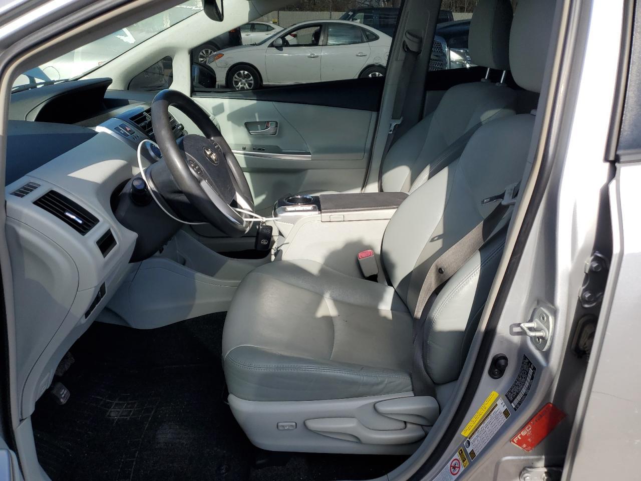 2012 Toyota Prius V - Фото 7