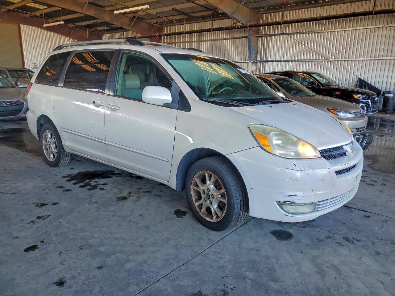 2005 Toyota Sienna Xle - Image 4