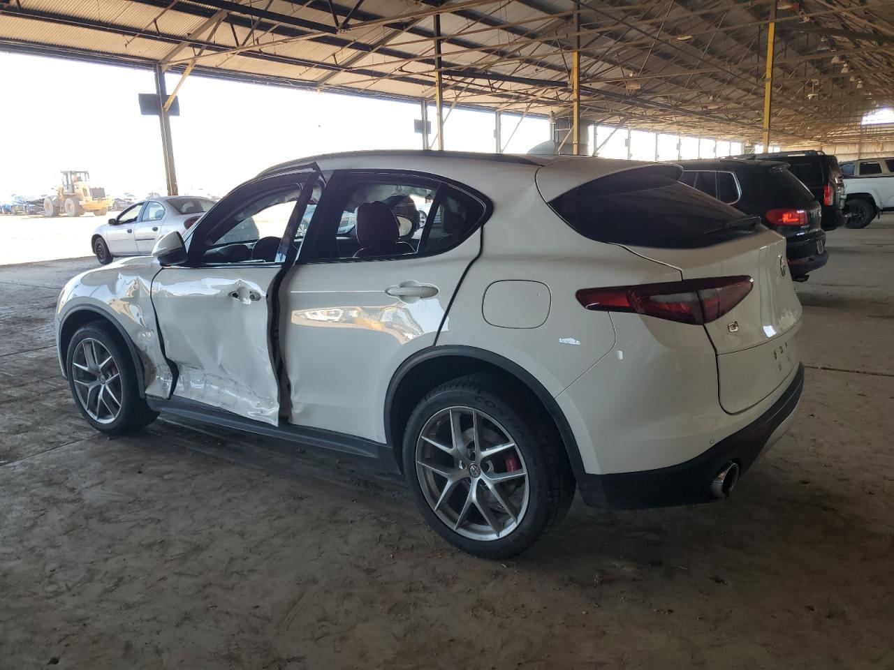 2018 Alfa Romeo Stelvio Ti Sport - Image 2