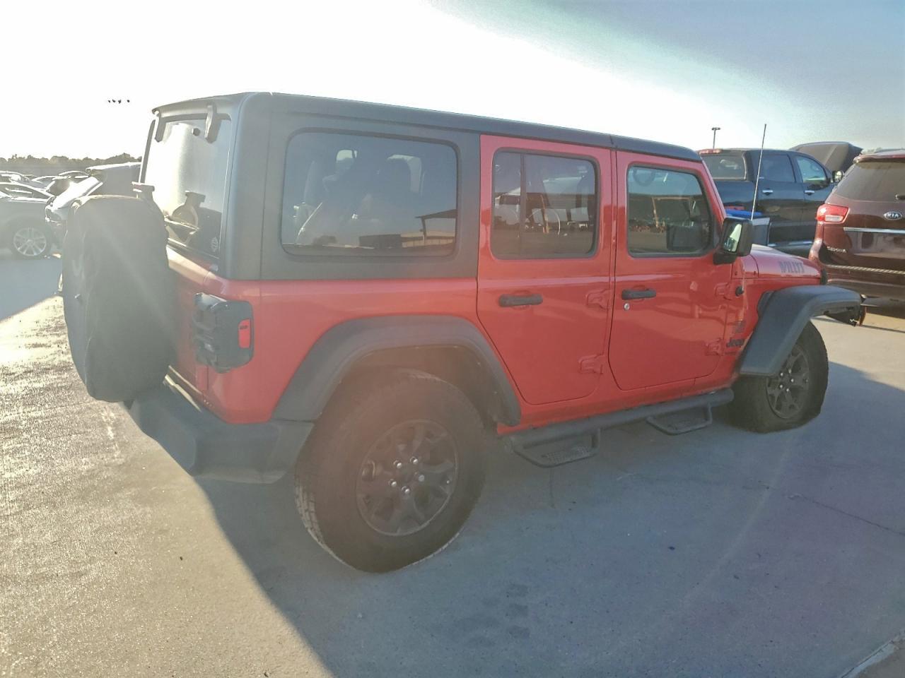 2022 Jeep Wrangler Unlimited Sport - Фото 3