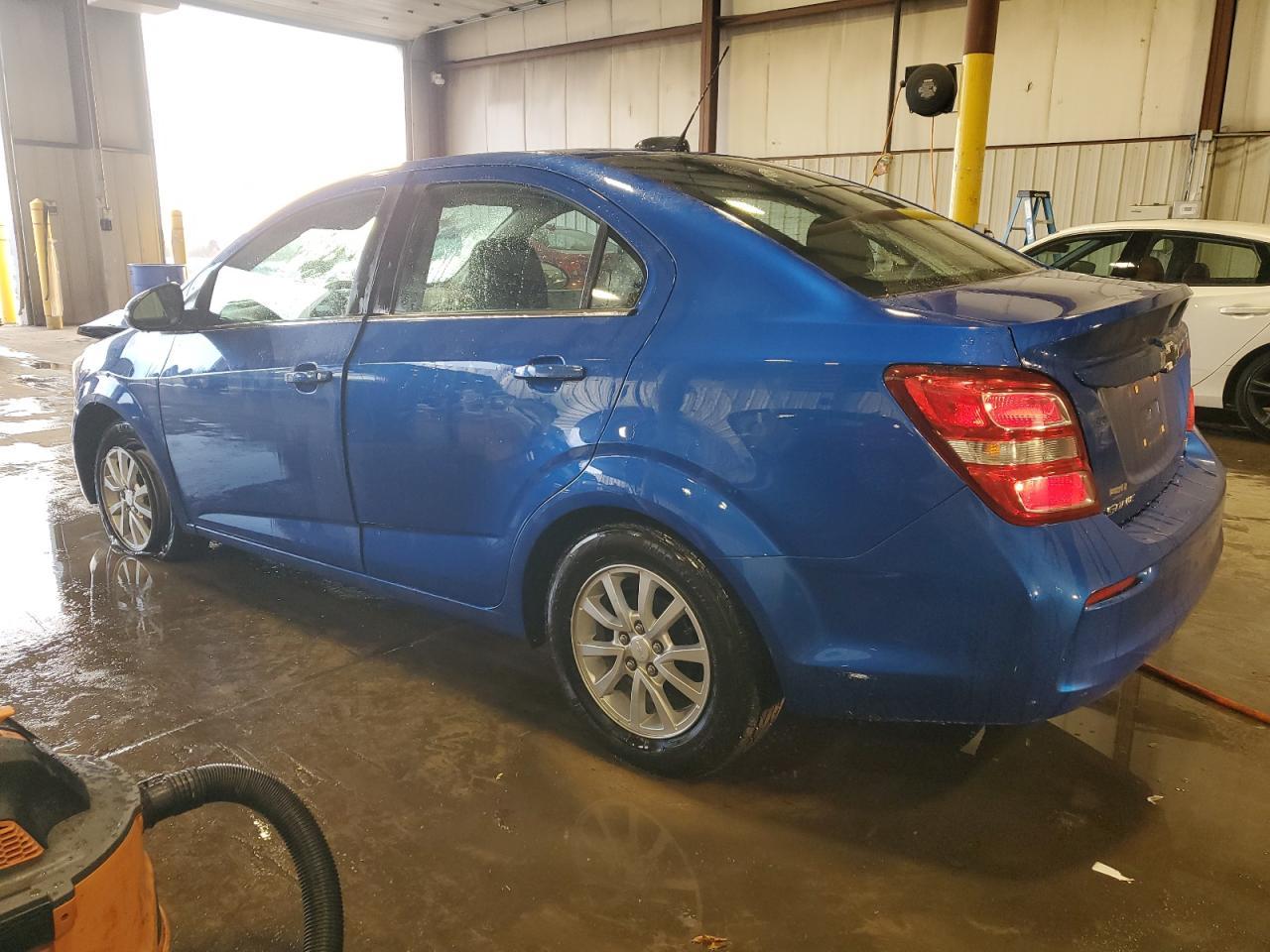 2019 Chevrolet Sonic Lt - Фото 2