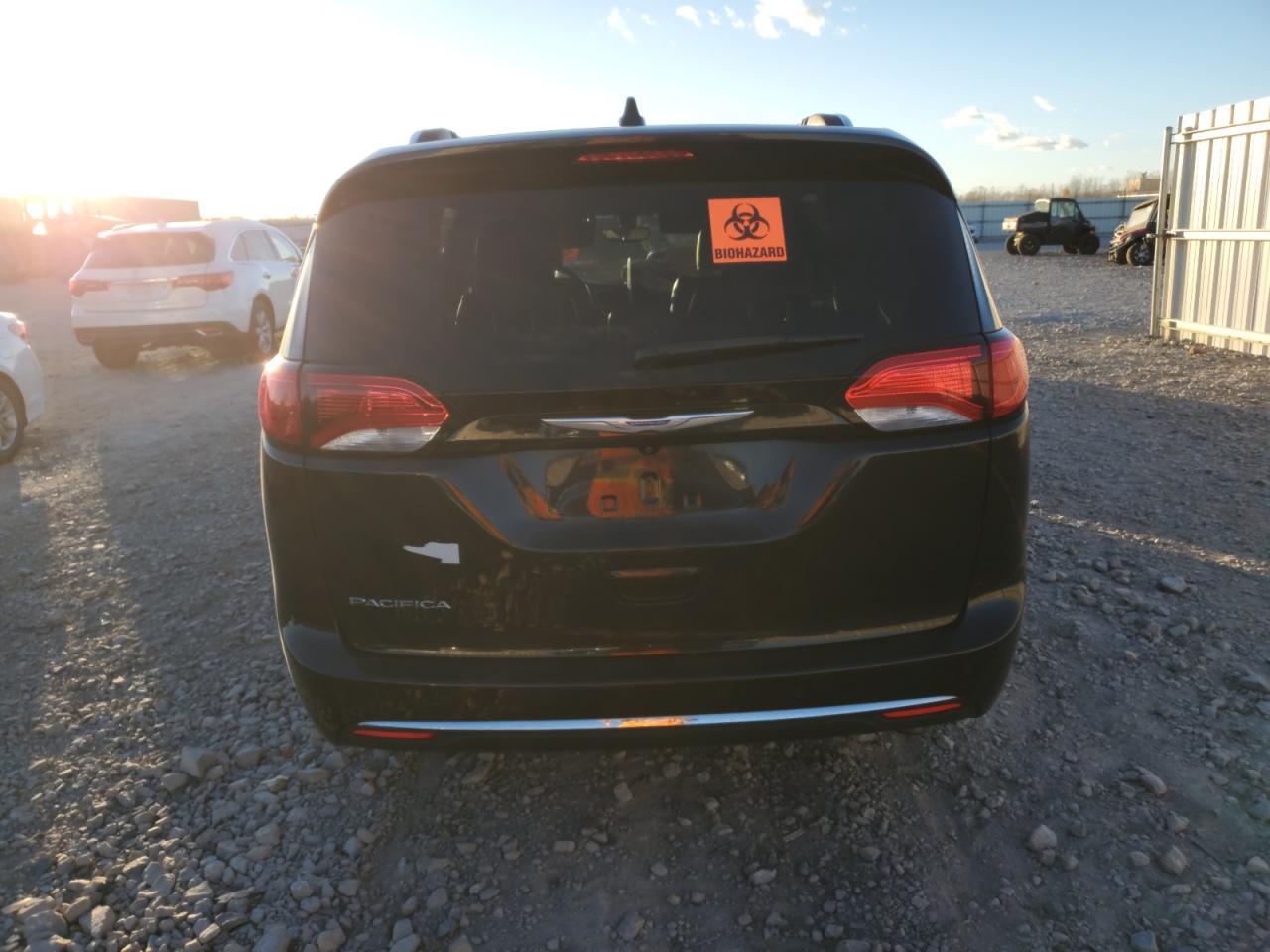 2018 Chrysler Pacifica Touring L - Фото 6