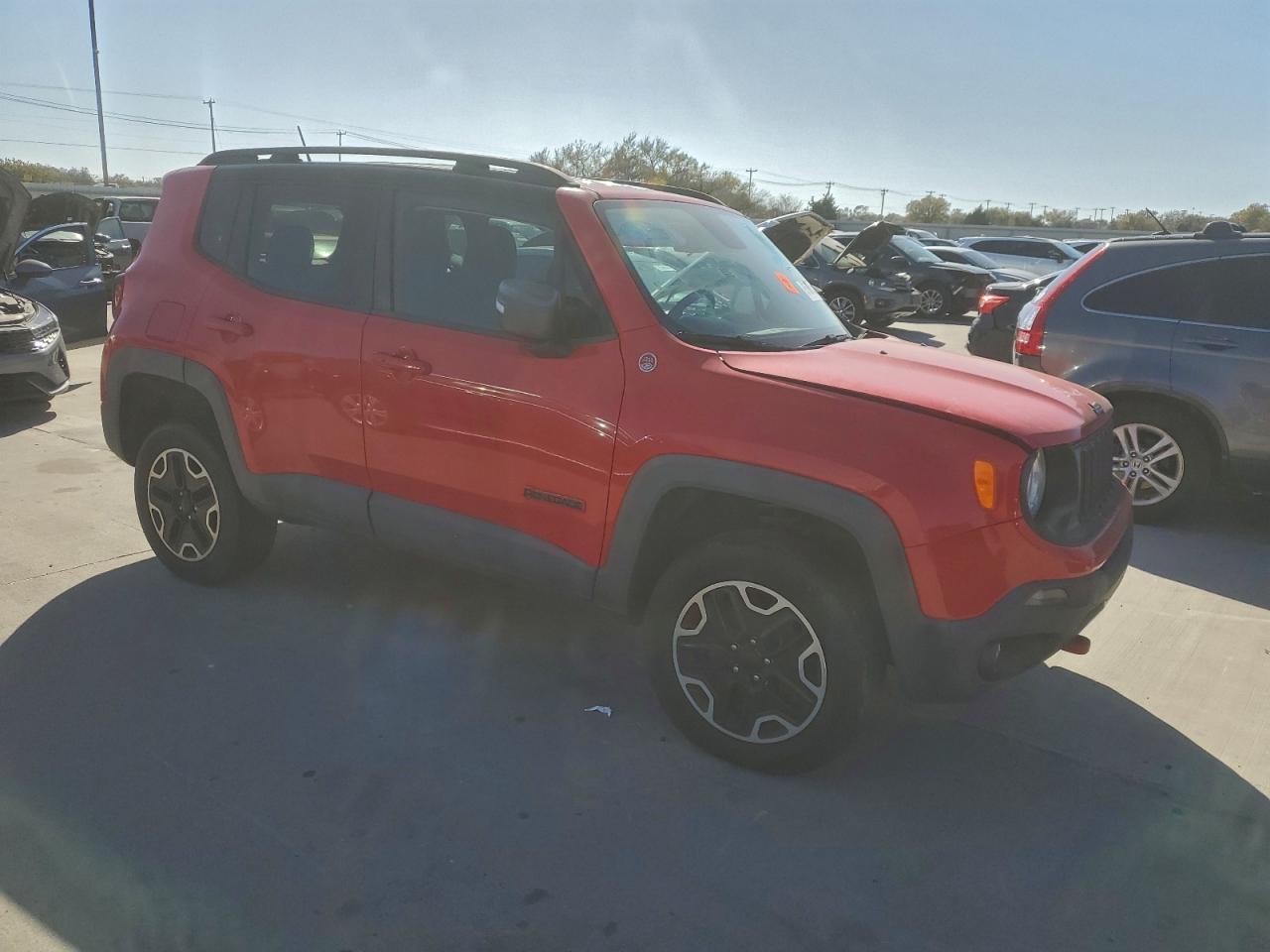 2017 Jeep Renegade Trailhawk - Image 4