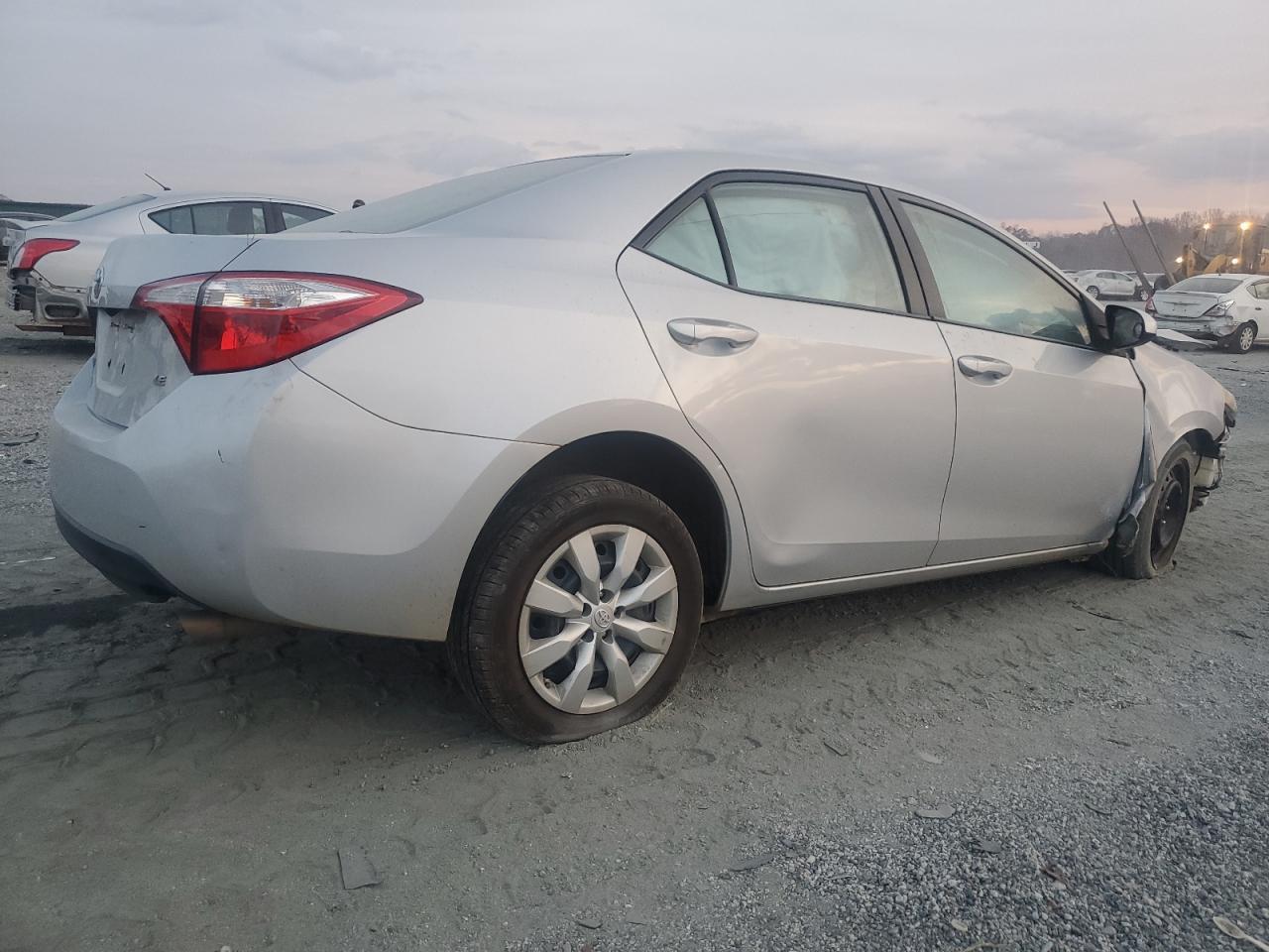 2015 Toyota Corolla L - Фото 3
