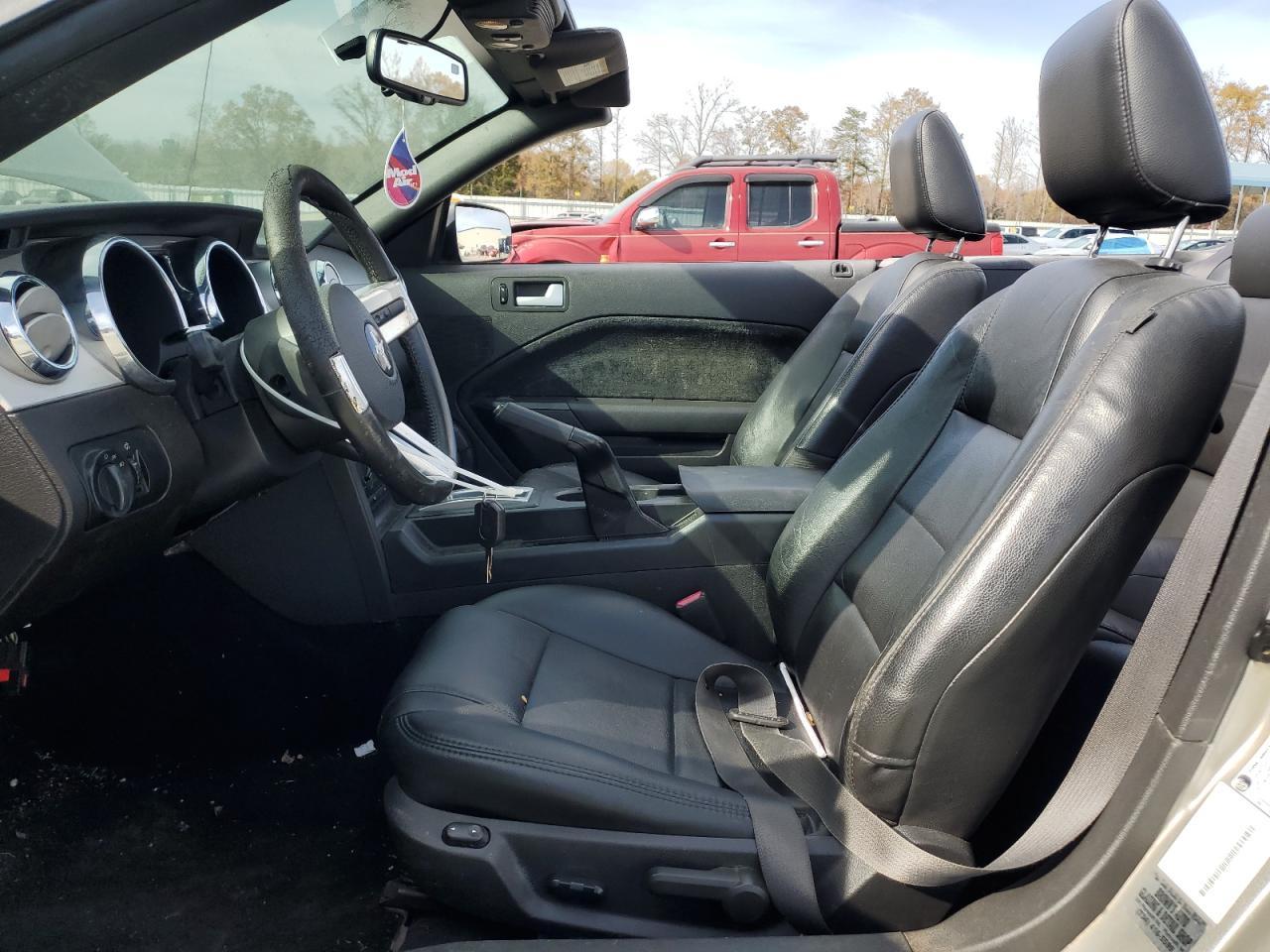 2009 Ford Mustang - Image 7