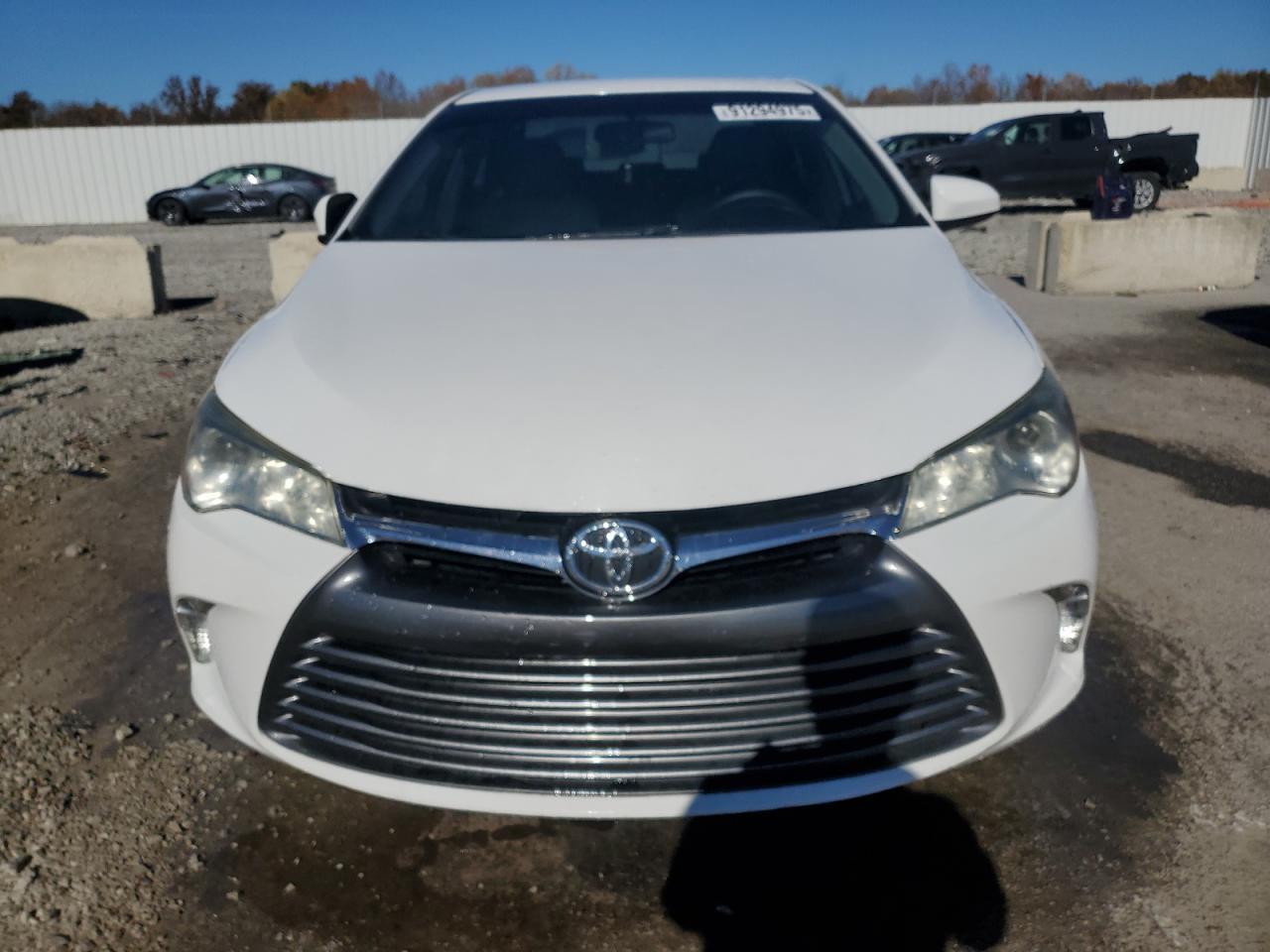 2016 Toyota Camry Le - Фото 5