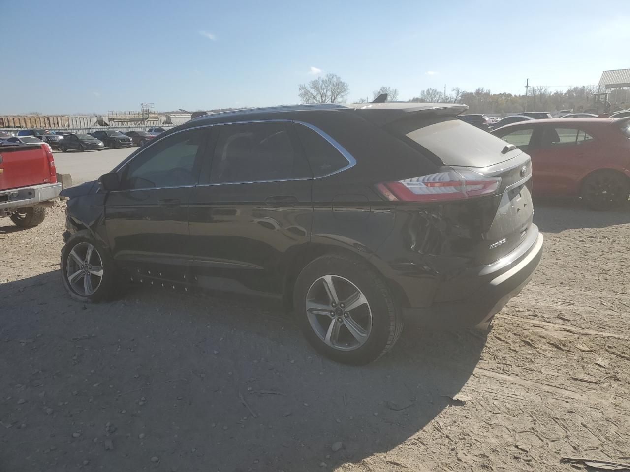 2019 Ford Edge Sel - Image 2
