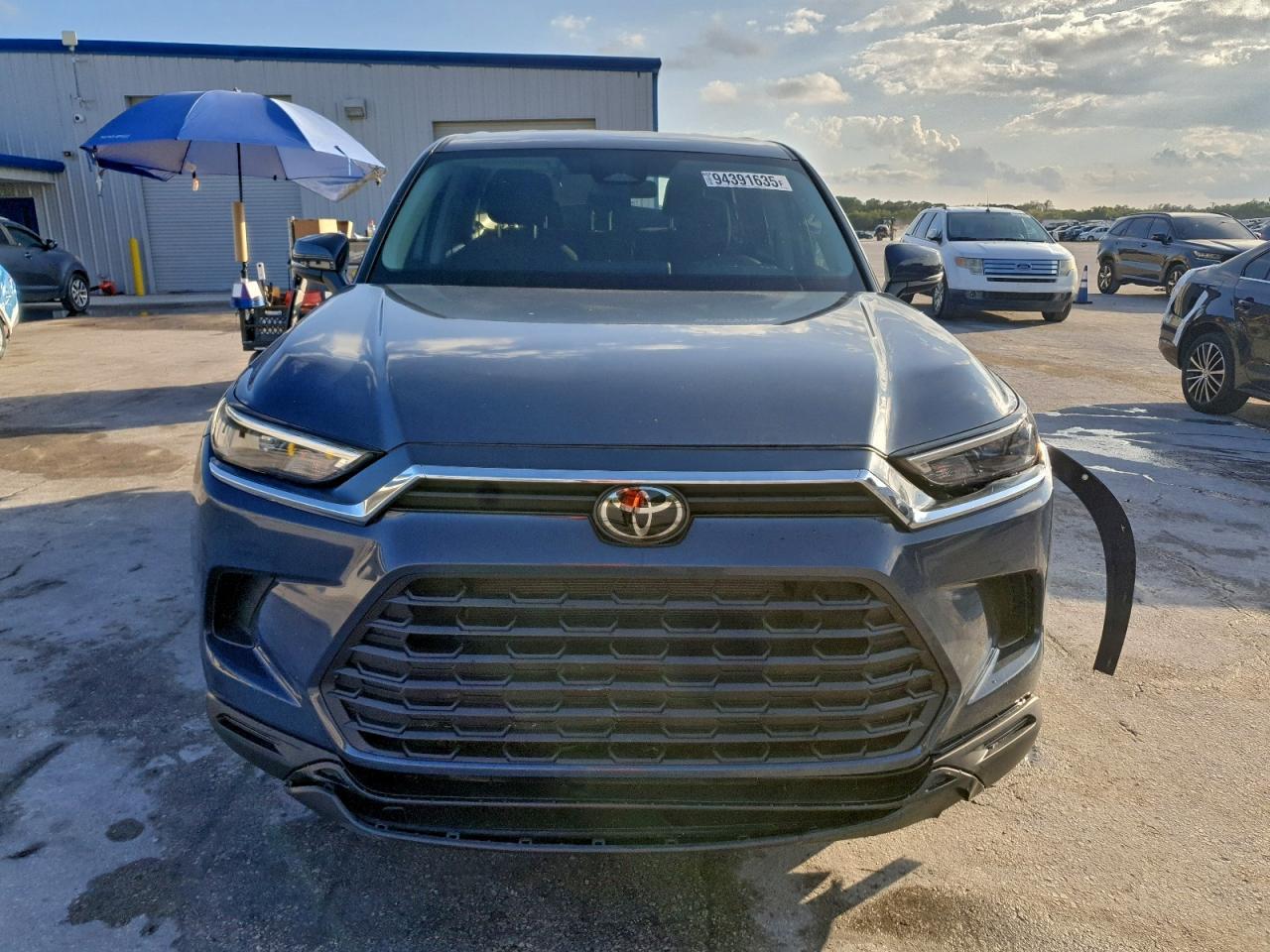 2025 Toyota Grand Highlander Le - Image 5