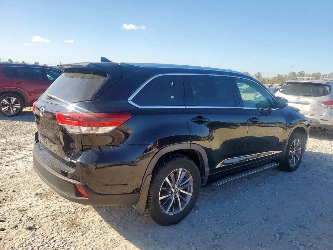 2018 Toyota Highlander Se - Image 3