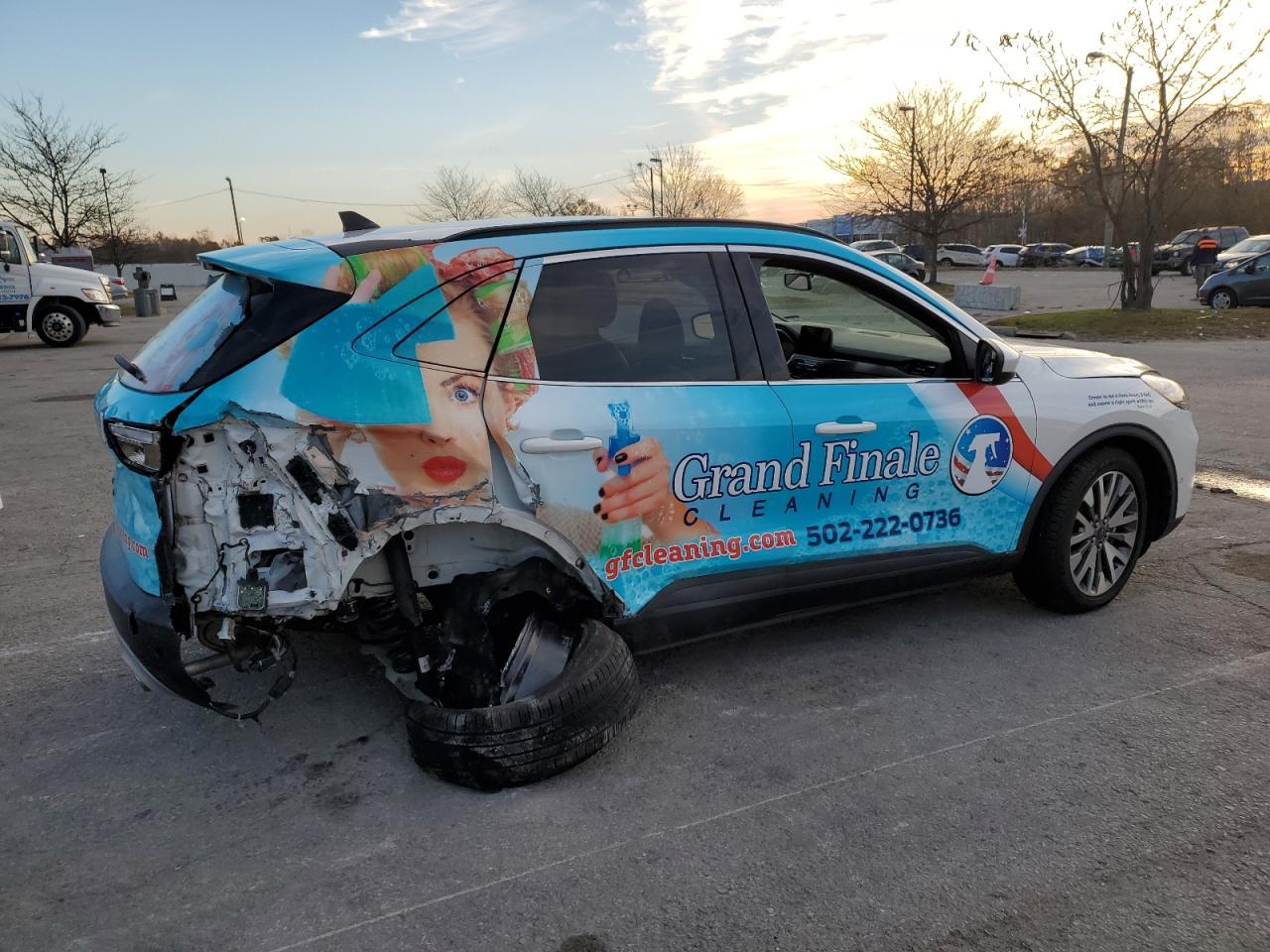 2021 Ford Escape Titanium - Image 3