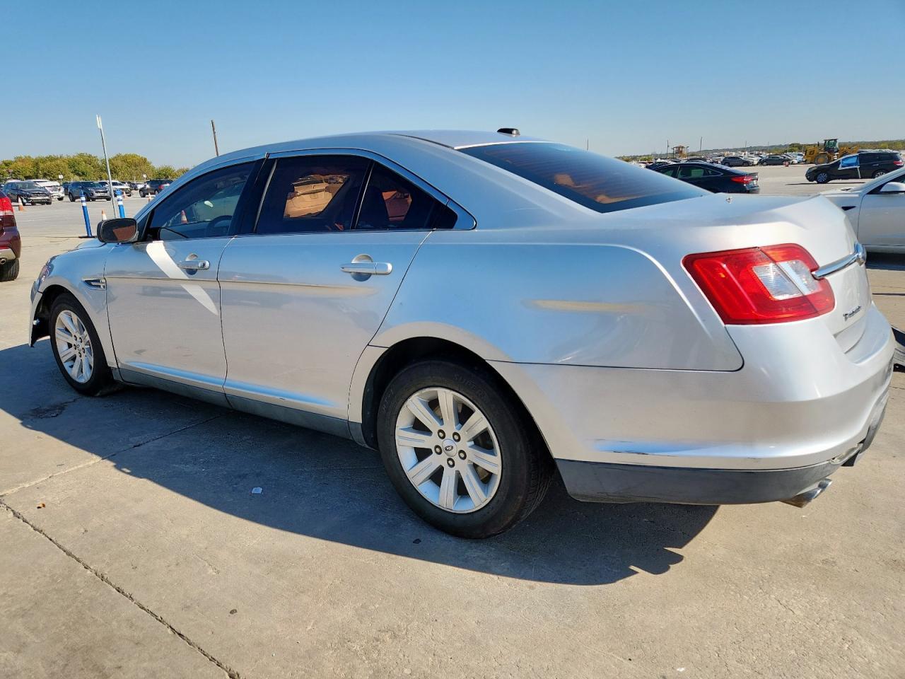 2010 Ford Taurus Se - Image 2