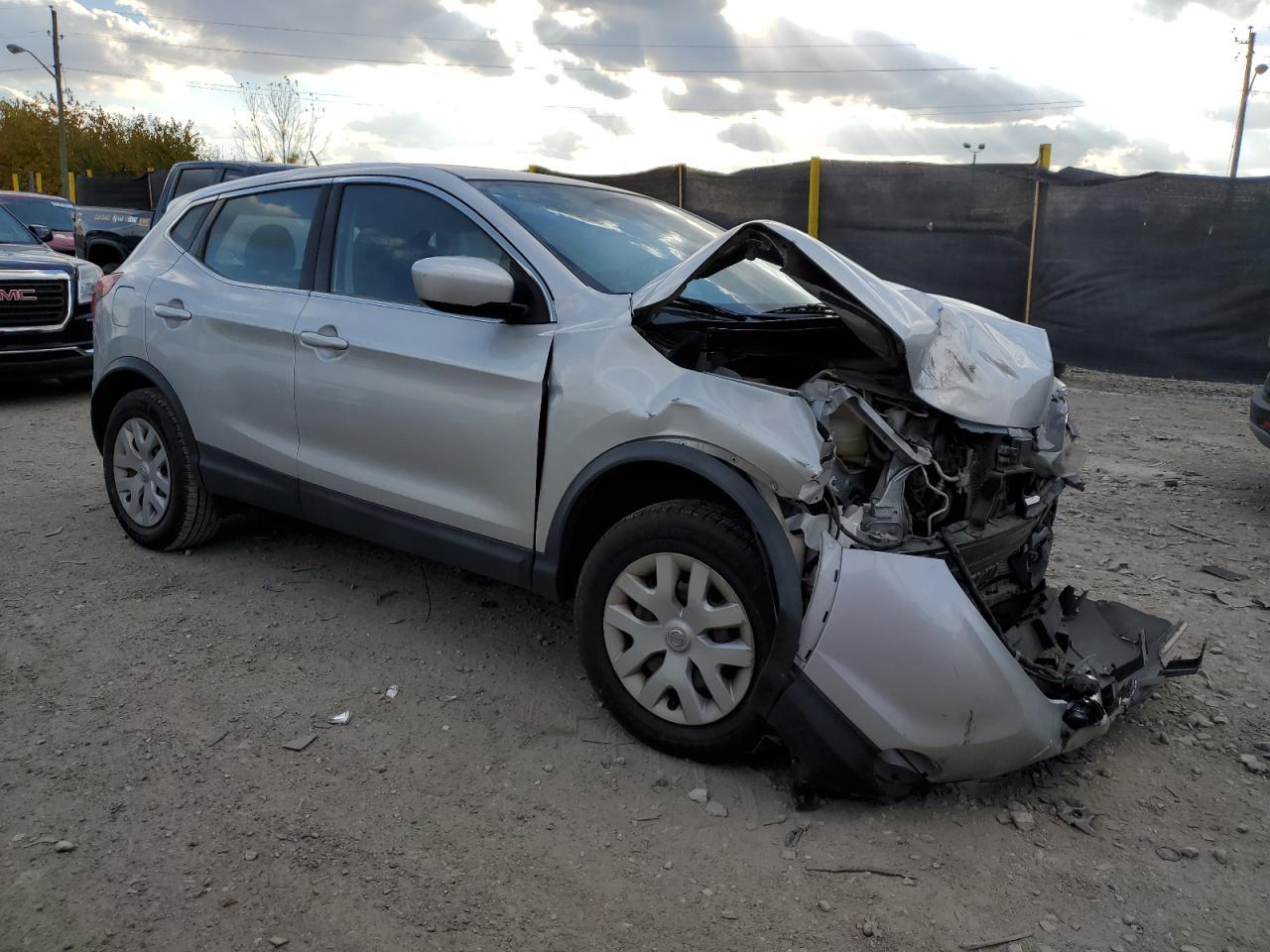 2019 Nissan Rogue Sport S - Фото 4