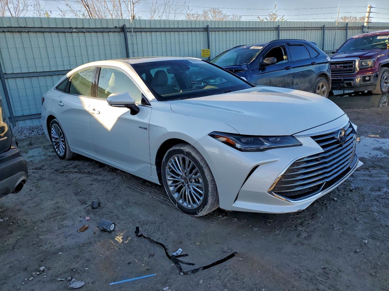 2021 Toyota Avalon Limited - Image 4